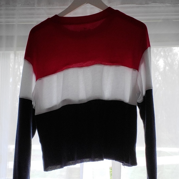 Casual long sleeve Hollister shirt. - Picture 2 of 3